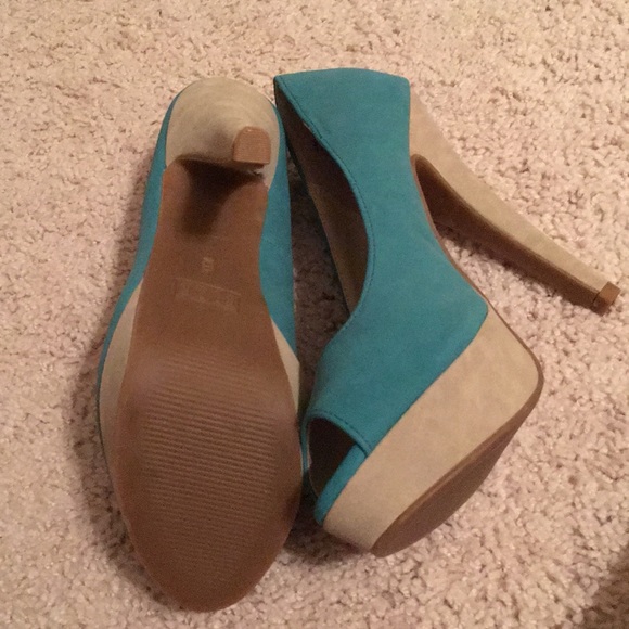 Elle Teal and Cream Heels - Picture 4 of 5